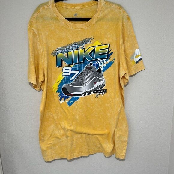 NWT Nike Mens Yellow Just Do It Airmax 97‎ Swoosh Racing Graphic T-Shirt Size XL - Picture 1 of 6